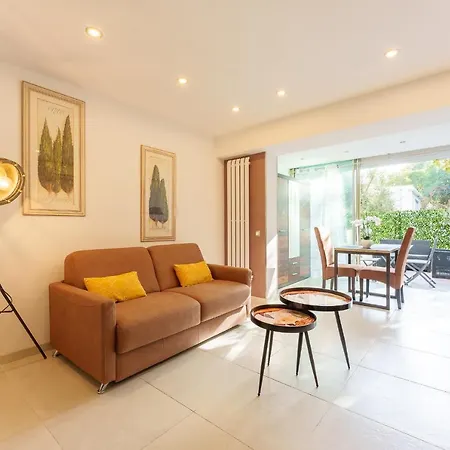 Appartement Superbe Studio Avec Terrasse