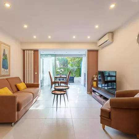 Appartement Superbe Studio Avec Terrasse